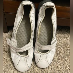 Privo White Slip On Mary Jane Flat Size 7